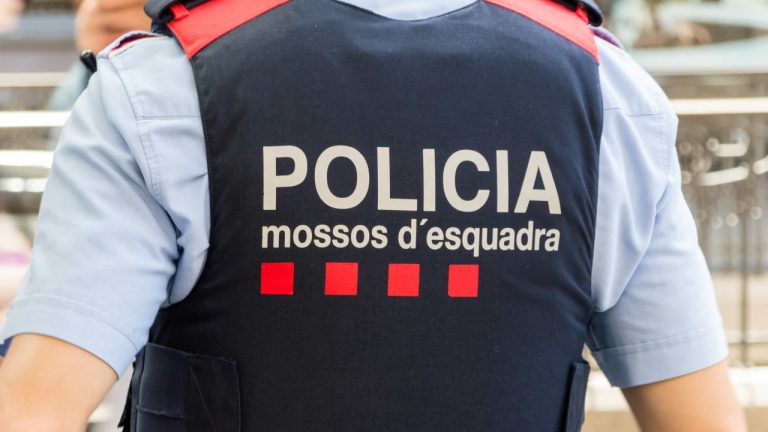 Niño encontrado muerto en su casa en España.  El padre es el principal sospechoso.