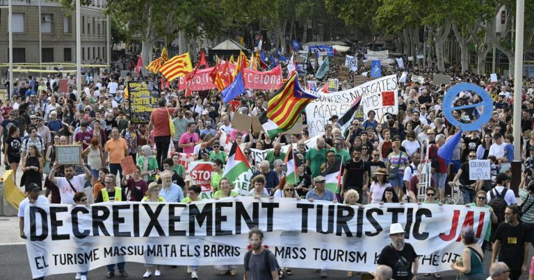 “Turistas, váyanse a casa”: ¿serán bien recibidos en España este verano?