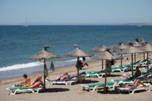 ¿750€ de multa por orinar en el mar?  Marbella ya se ha pronunciado